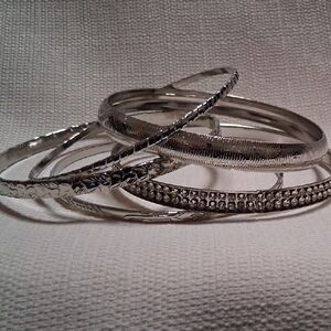 Chic Silver Bracelet Set